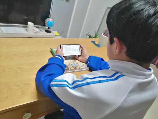 郑州经开五中开展“德育导师云家访”活动