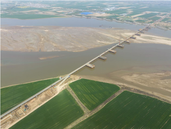 沁伊高速跨黄河特大桥主桥完成第100根桩基浇筑