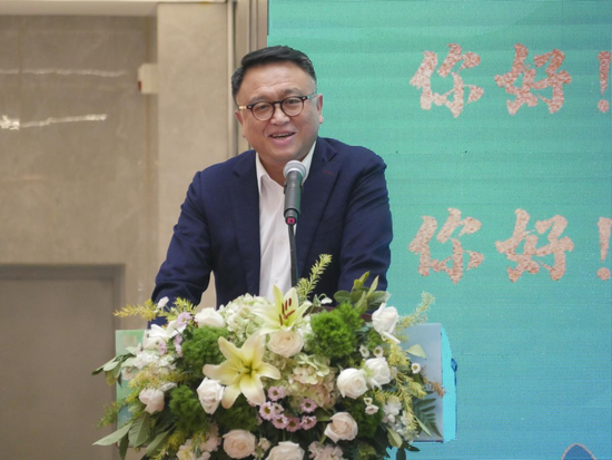 普洱市人民政府副市长胡剑荣致辞