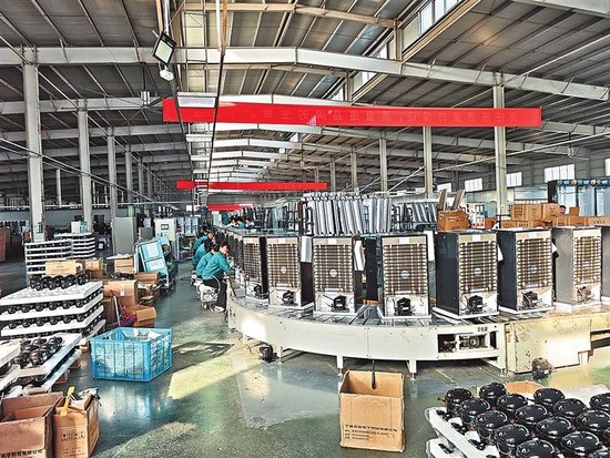 1月15日，河南香雪海冷链股份有限公司生产车间一派繁忙。 本报全媒体记者 王歌 摄