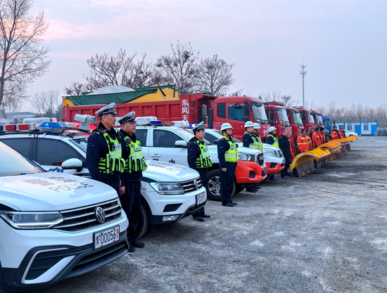 全力迎战强降雪！河南高速交警发布冰雪天气安全行车提示