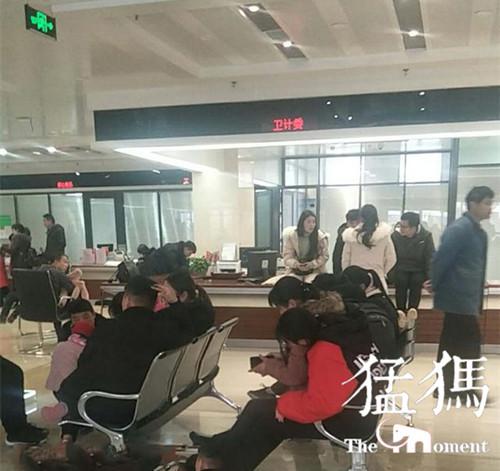 （淮濱縣為民服務中心，衛計委窗口未見值班人員）