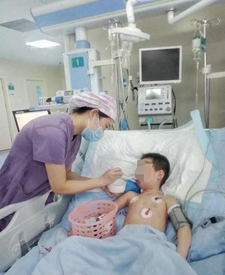 ●万幸:医护人员24小时守护,男孩3天后清醒