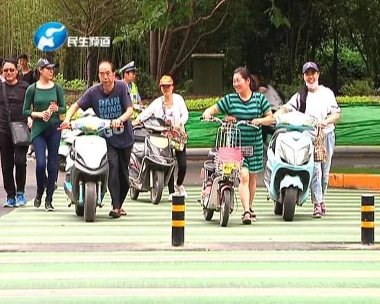 遵守交規(guī)是對自己最好的保護(hù)！