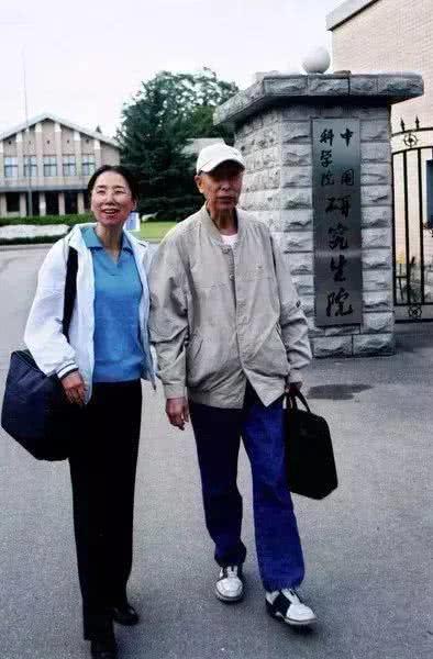 楊佳與父親在一起