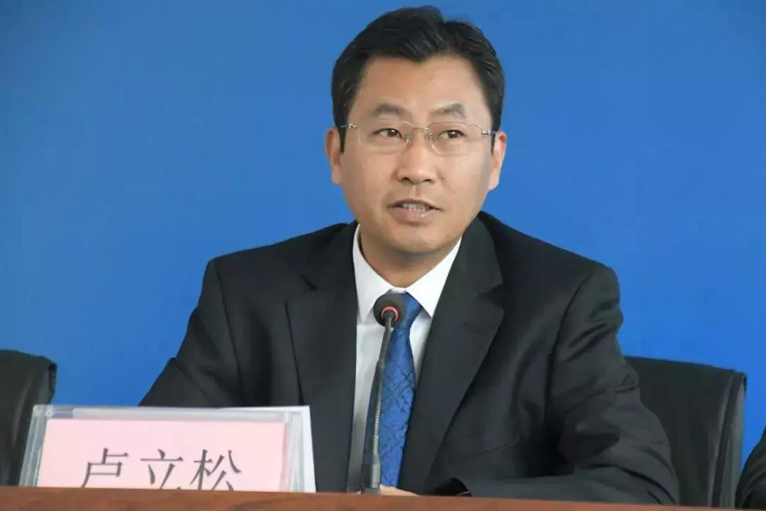 长垣市委常委、宣传部长卢立松主持发布会