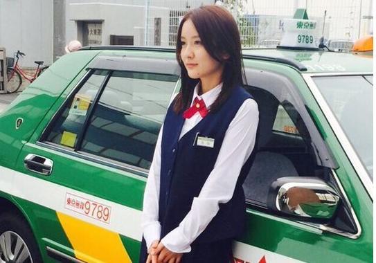 日本女司机职业太豪放 乘客抵达不愿下车