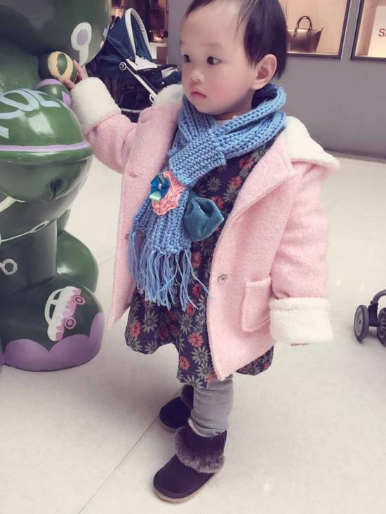 郑州翻版甜馨儿,向你诠释呆萌街拍大片!