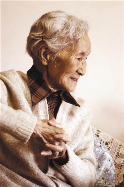 李佩先生:98岁仍在做学术的她去了_商丘频道