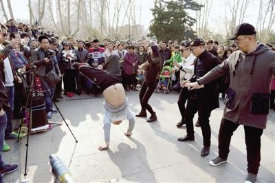 另類肚皮舞，誰能舞過我？