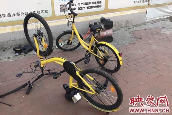 共享单车入郑遇难题:损坏率高 小学生可破解密码锁_新浪河南_新浪网