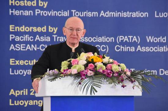 亚太旅游协会主席安德鲁·琼斯在开幕式上致辞