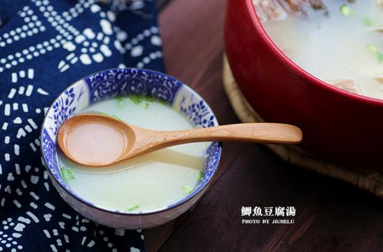 浓白鲜美 <wbr>鲫鱼豆腐汤