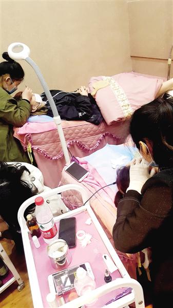 郑州18岁女孩贷款整容 为还贷每晚在KTV打工