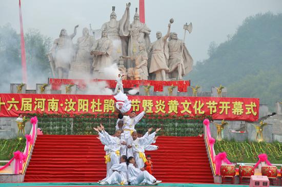 闪转腾挪 力能扛鼎