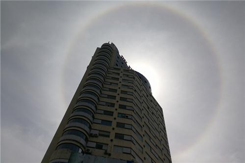 河南上空现“云如环”景观 这是阴雨到来的先兆