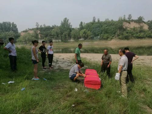 父亲节 郑州这两个孩子永远失去了父亲