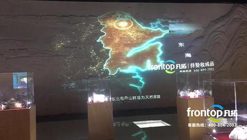 相互叠错、起伏变化的多层次影像效果,给人以强烈的视觉冲击感。