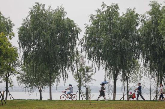 景色迷人,是市民消夏避暑的好去处。