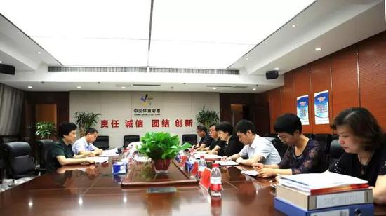 驻河南体育局纪检组组长彭亚方 到河南体彩中