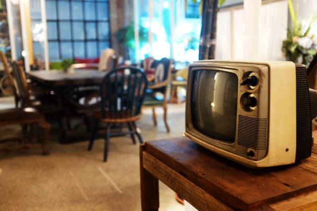 郑州这家旧厂房改造成网红餐厅,美食、鲜花、