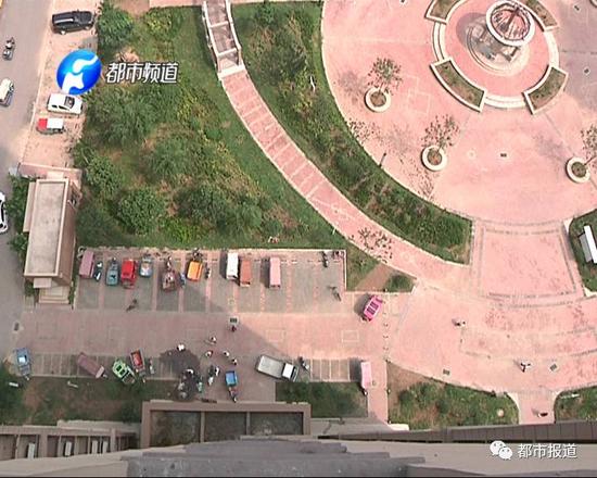 小轩的家人第一时间冲下楼去救援,但由于伤势过重,小轩当场失去了生命。