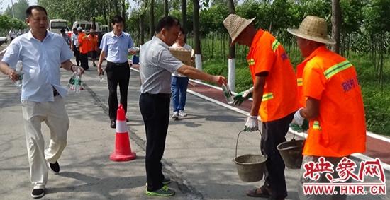 宛城区人口_宛城区举办人口普查宣传一条街活动(2)