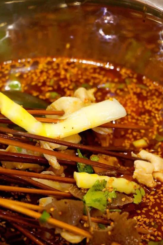 在郑州西郊这家毫不起眼的冷锅串串小店,我竟