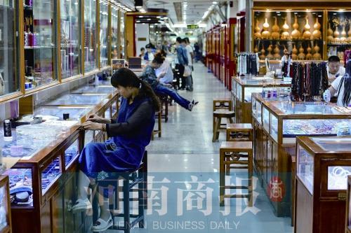 郑州一家古玩市场