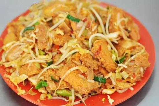 二餐廳一層 &nbsp;炒饅頭