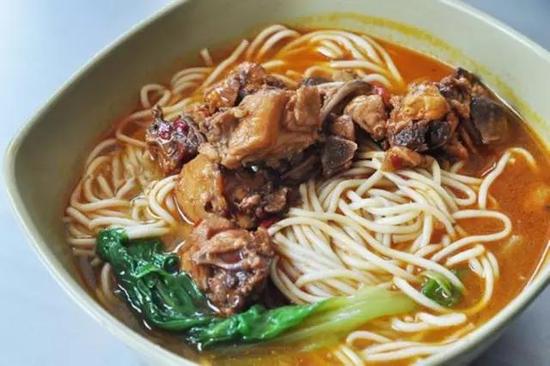 一餐廳二層 &nbsp;香菇燉雞塊面