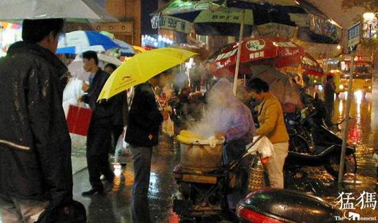 河南拟对食品小摊贩实行备案管理 不收任何费用_新浪河南_新浪网