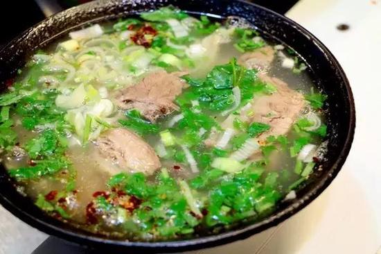 郑州这8碗牛羊肉汤暖胃又暖心,治好深秋起床困