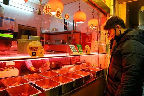 最郑州的武汉风味!春夏秋冬天天排长队,这家的