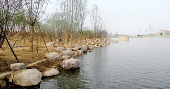 贾鲁河文化路至花园路段治理后河岸景观