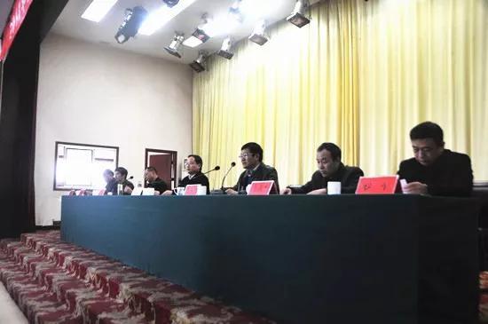 淅川县领导梁玉振就“两弘扬一争做”活动作专题部署