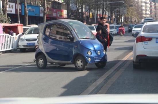 周口电动四轮车上路要挂牌考证 无证驾驶将受