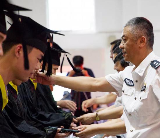 4．河南大学毕业证颁发时间：河南大学成人教育文凭是几月份颁发的？ 