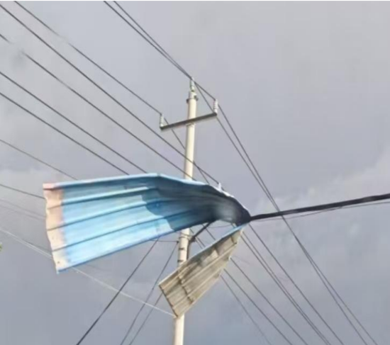 彩钢瓦缠绕电线