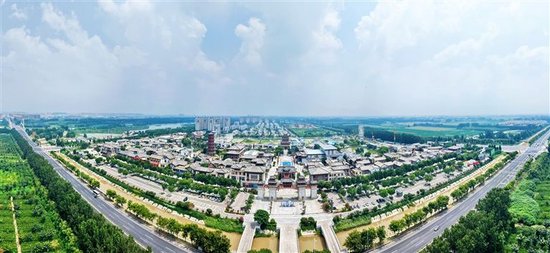 依托西水坡遗址打造的中华龙源景区核心区。