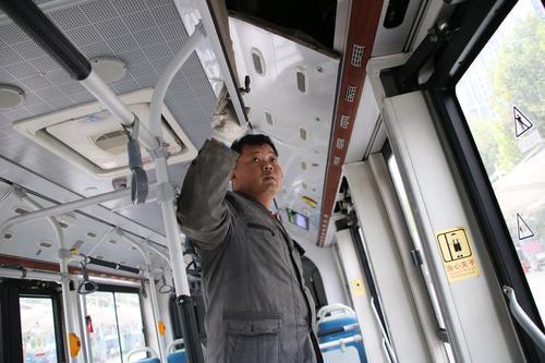 河南省郑州市将迎来一次大范围降温 公交一公