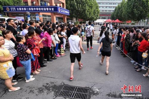 这两天：6月7日，山西太原，高考考生陆续进入考场。武俊杰 摄