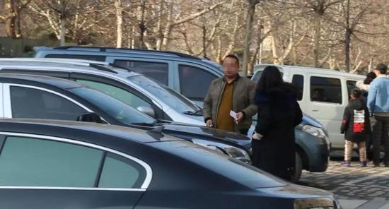 太猖狂!三门峡灵宝女子辱骂殴打交警被抓捕 太猖狂!三门峡灵宝女子辱骂殴打交警被抓捕