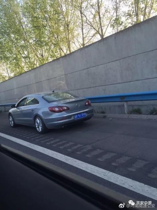 （京港澳高速原陽段違法占用應急車道車輛曝光）