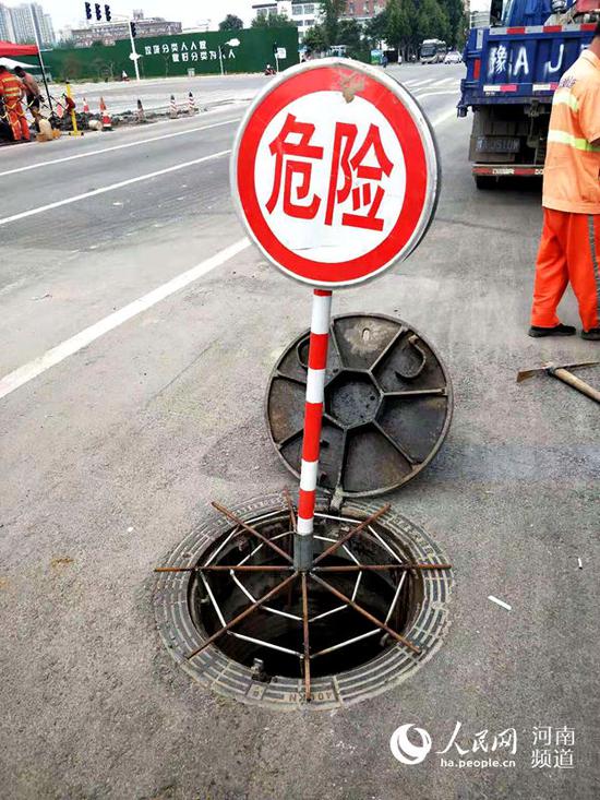 郑州城管发明的雨水管涵减压装置