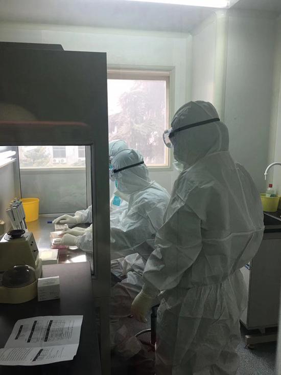 （謝楠和程思嘉工作照）