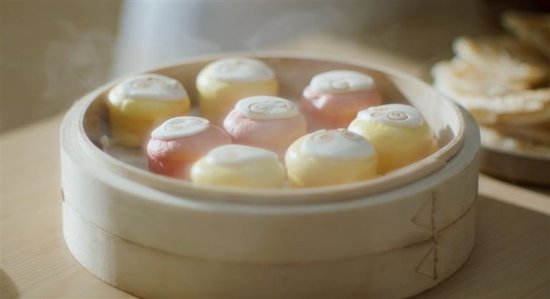 思念食品推出的鲜奶馒头成为年轻人的“新一代早餐搭子”。
