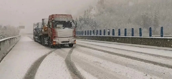 洛阳下雪了 部分地区还有暴雪 洛阳发布紧急提醒