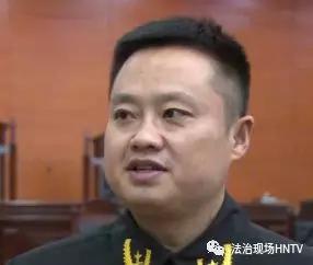 周 韬