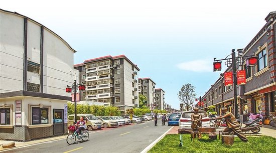 焕然一新的鹤壁市淇滨区长城社区“食字街”。刘大地 摄